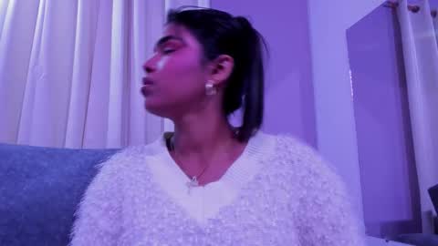 Zoe online show from September 28, 2025, 3:01 am