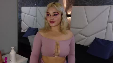 Zoe online show from December 21, 2025, 4:03 pm