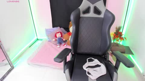 zoe_sullivan_ online show from December 24, 2024, 9:50 am