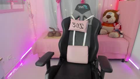 zoe_sullivan_ online show from September 29, 2025, 10:20 am