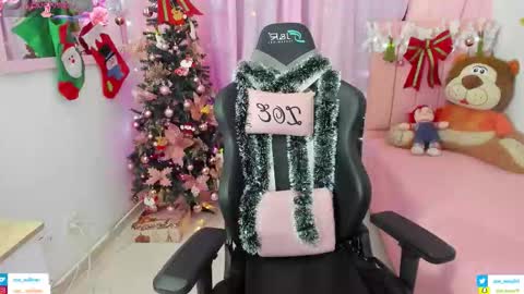 zoe_sullivan_ online show from December 4, 2025, 9:40 am