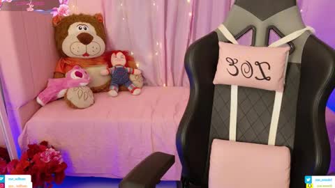 zoe_sullivan_ online show from March 8, 2026, 9:13 am