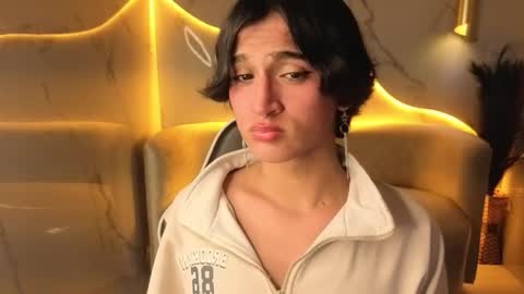 Zoe online show from December 2, 2025, 8:04 pm