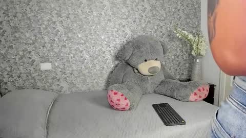 Zoe  online show from January 14, 2026, 8:14 pm