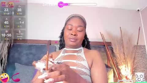 Snapshot of zoee_23 chatting on October 21, 2025, 10:49 am Zoe online show from October 21, 2025, 10:49 am