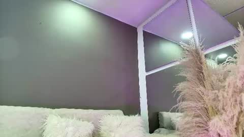 ZOE online show from June 10, 2026, 9:35 pm