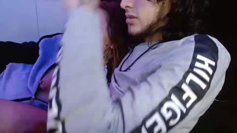 zoee jhonnyy online show from December 22, 2024, 6:17 am