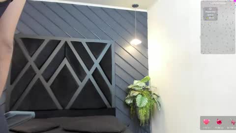 Zoe 3 online show from September 14, 2025, 2:27 pm