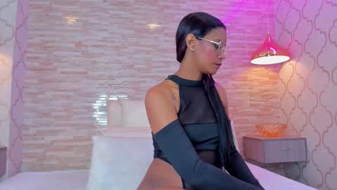 ZoeeSmitth online show from December 18, 2025, 11:49 am