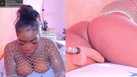 Snapshot of zoeethompson_cm chatting on June 6, 2026, 11:15 am online show from June 6, 2026, 11:15 am