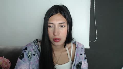 Laura  online show from January 17, 2025, 2:28 pm