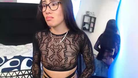 Laura  online show from September 9, 2025, 4:34 am