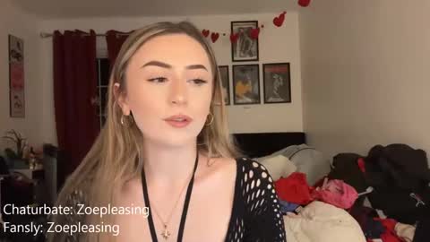 Snapshot of zoepleasing chatting on February 10, 2026, 12:59 am zoepleasing online show from February 10, 2026, 12:59 am