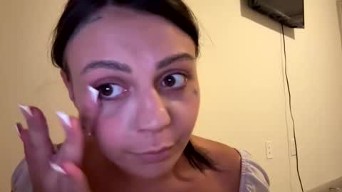 zoerainsexyy online show from May 28, 2026, 2:42 am