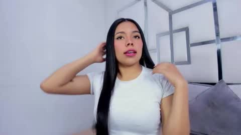 ZoeSwam online show from September 17, 2025, 11:56 am