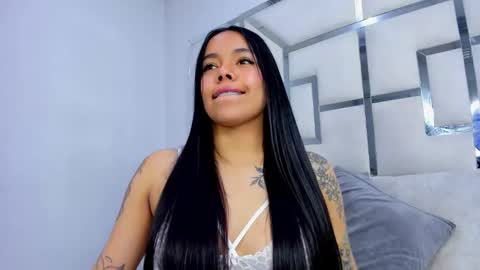 ZoeSwam online show from October 21, 2025, 12:06 pm