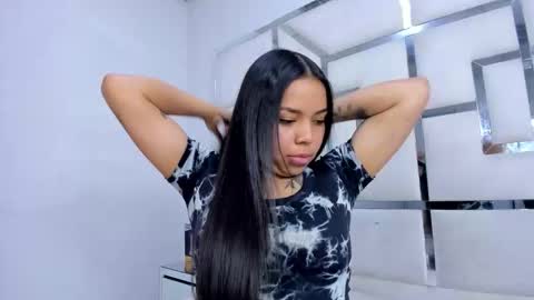 ZoeSwam online show from November 6, 2025, 11:44 am