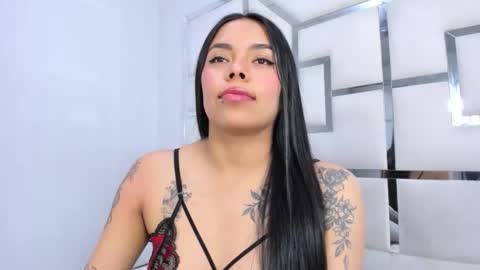 ZoeSwam online show from November 18, 2025, 4:44 pm