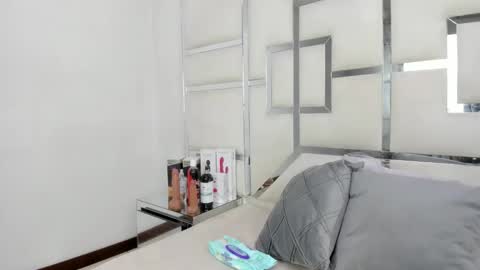 ZoeSwam online show from March 28, 2026, 2:27 pm