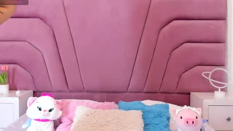 zoewillian online show from February 11, 2025, 3:40 pm