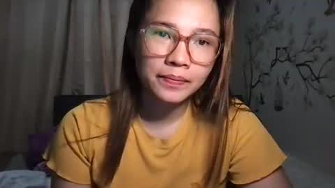 zoey_foryou online show from December 2, 2024, 8:52 am