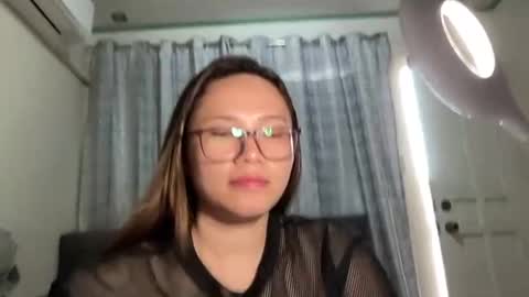 zoey_foryou online show from October 21, 2025, 4:13 am