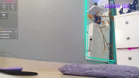 zoey fox  online show from March 8, 2025, 7:49 am