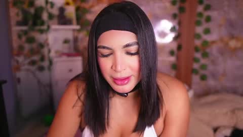 zoey fox  online show from April 23, 2026, 12:23 am