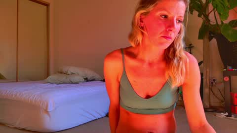 Zoeydanner online show from January 13, 2025, 10:03 pm