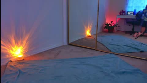 Zoeydanner online show from January 19, 2025, 6:00 pm