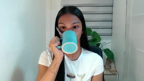 Snapshot of zoeygorgeous19 chatting on February 14, 2025, 1:34 am zoey online show from February 14, 2025, 1:34 am