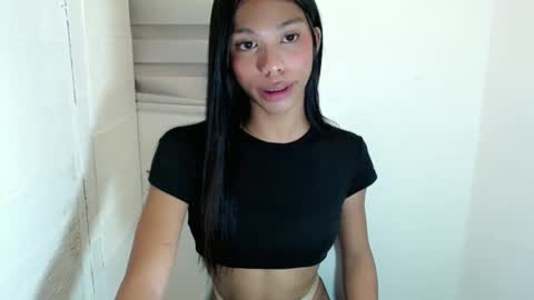 Snapshot of zoeygorgeous19 chatting on February 23, 2025, 11:22 am zoey online show from February 23, 2025, 11:22 am