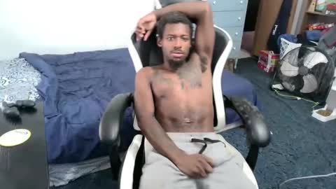 zoneingout online show from November 13, 2025, 7:46 pm