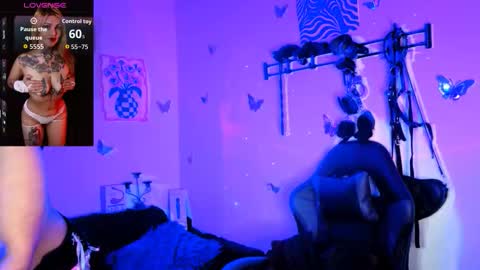 Zoee  online show from March 25, 2026, 5:57 am