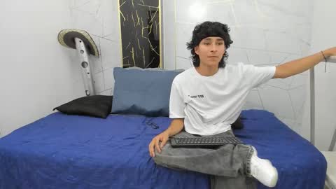     online show from October 18, 2025, 8:20 pm