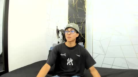     online show from October 20, 2025, 7:25 pm