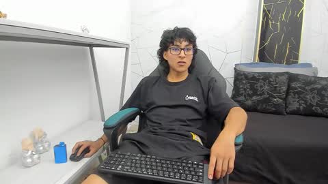     online show from October 30, 2025, 9:04 pm