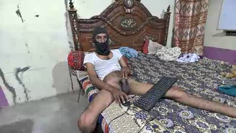 zoyakhan803 online show from May 11, 2026, 9:01 pm