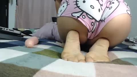 zully25 online show from February 15, 2025, 6:12 am