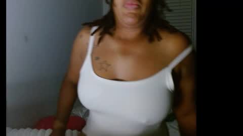 zuriluxe45 online show from September 16, 2025, 9:21 am