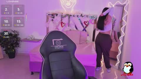 ZURY   online show from December 18, 2025, 11:38 am