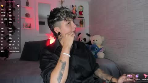 Zury Ramirez online show from October 13, 2025, 8:31 pm