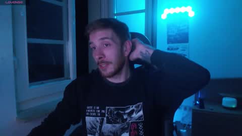 Zuzmoe online show from November 26, 2025, 9:16 pm