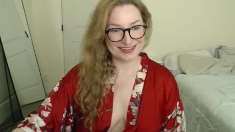 Snapshot of zuzuclaire chatting on March 27, 2026, 7:24 pm Carly online show from March 27, 2026, 7:24 pm