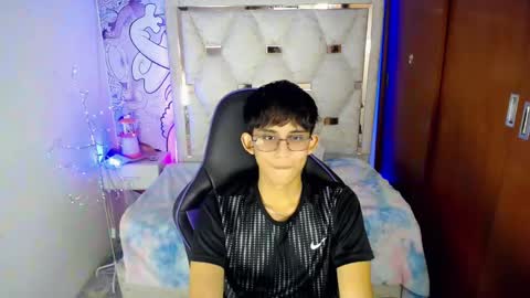Snapshot of zxvn_n chatting on June 2, 2026, 12:51 pm ZX online show from June 2, 2026, 12:51 pm