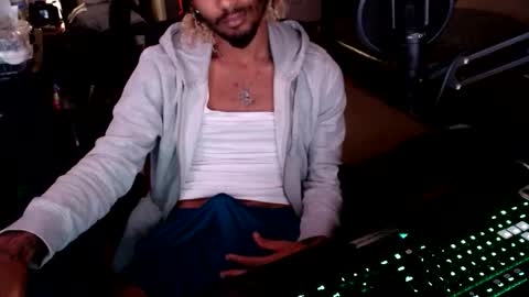 mixedtwinklol online show from October 24, 2025, 6:21 am