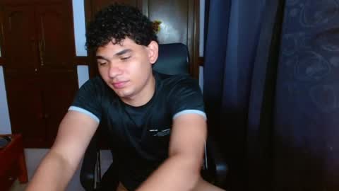 Snapshot of zyrosxk chatting on April 22, 2026, 7:00 am antonio felipe online show from April 22, 2026, 7:00 am