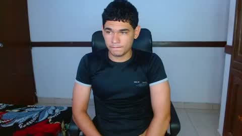 Snapshot of zyrosxk chatting on May 24, 2026, 8:41 am antonio felipe online show from May 24, 2026, 8:41 am