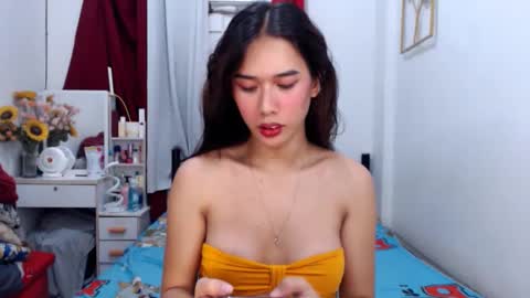 zyzy online show from March 6, 2025, 10:41 am