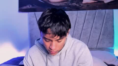 zyzz_1812 online show from November 24, 2025, 5:45 pm